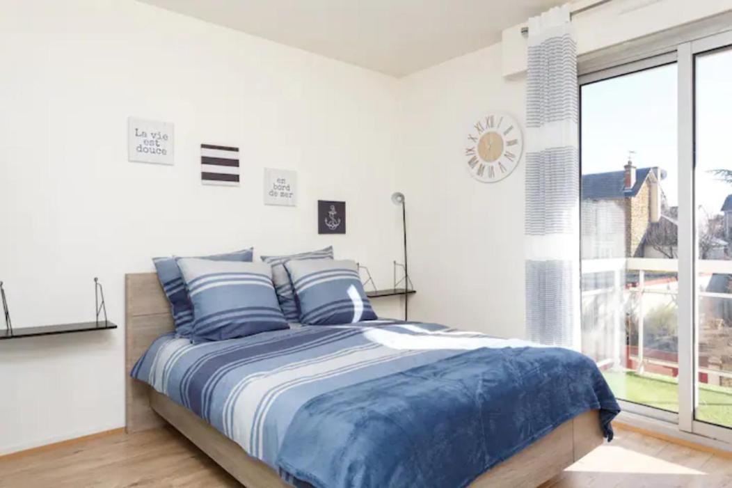 Appartement Cozy : 10/15 Min Des Champs Elysee Sartrouville Luaran gambar