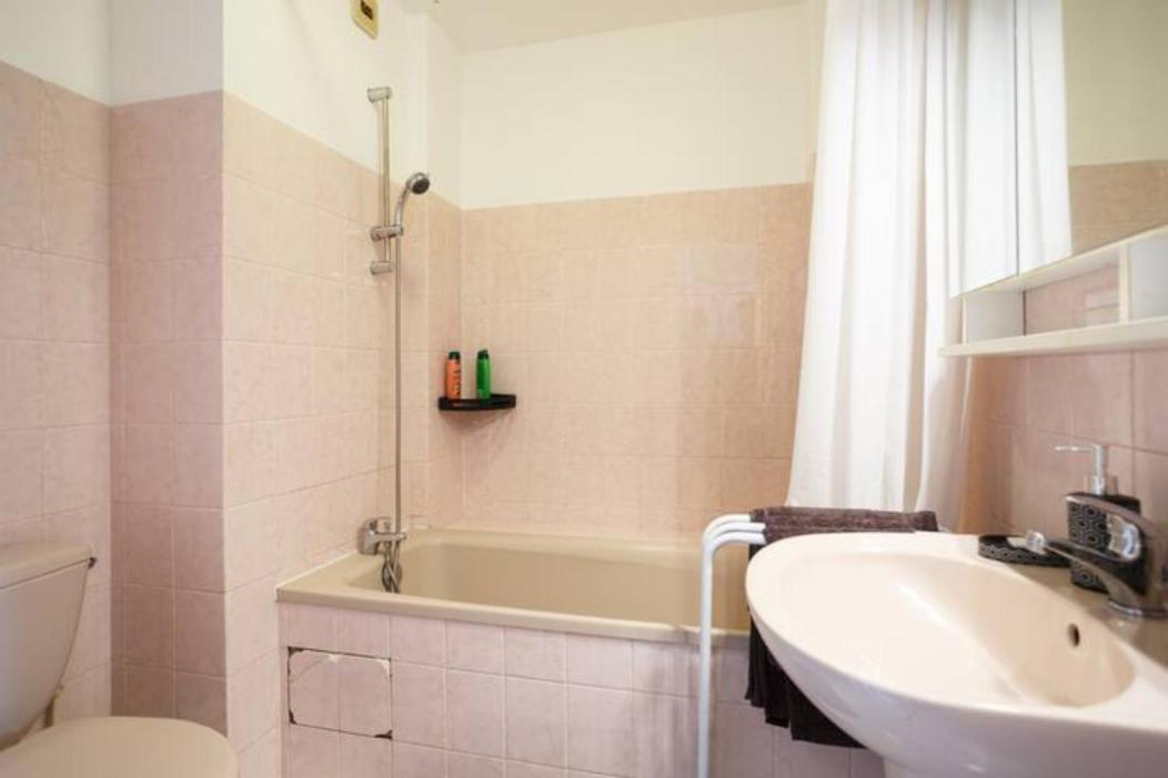 Appartement Cozy : 10/15 Min Des Champs Elysee Sartrouville Luaran gambar
